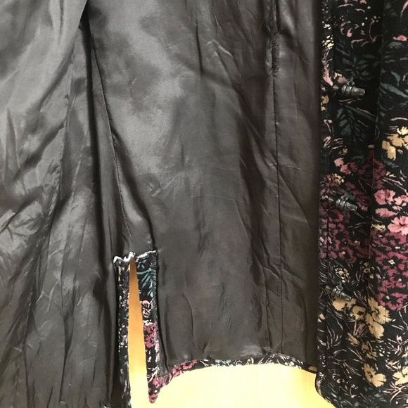 Vintage Floral Velvet Jacket - Picture 9 of 11